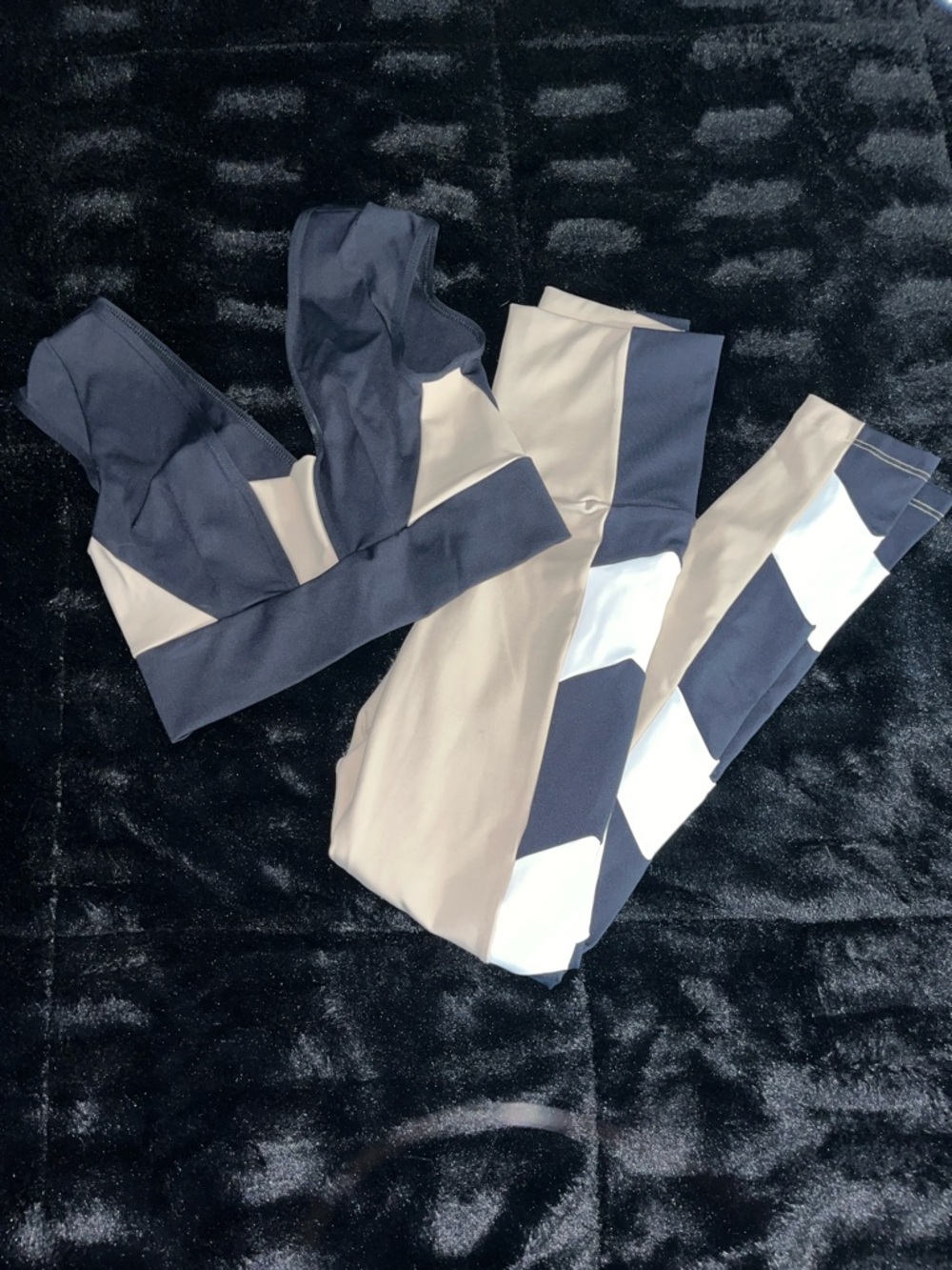 Port De Bras matching set NWOT